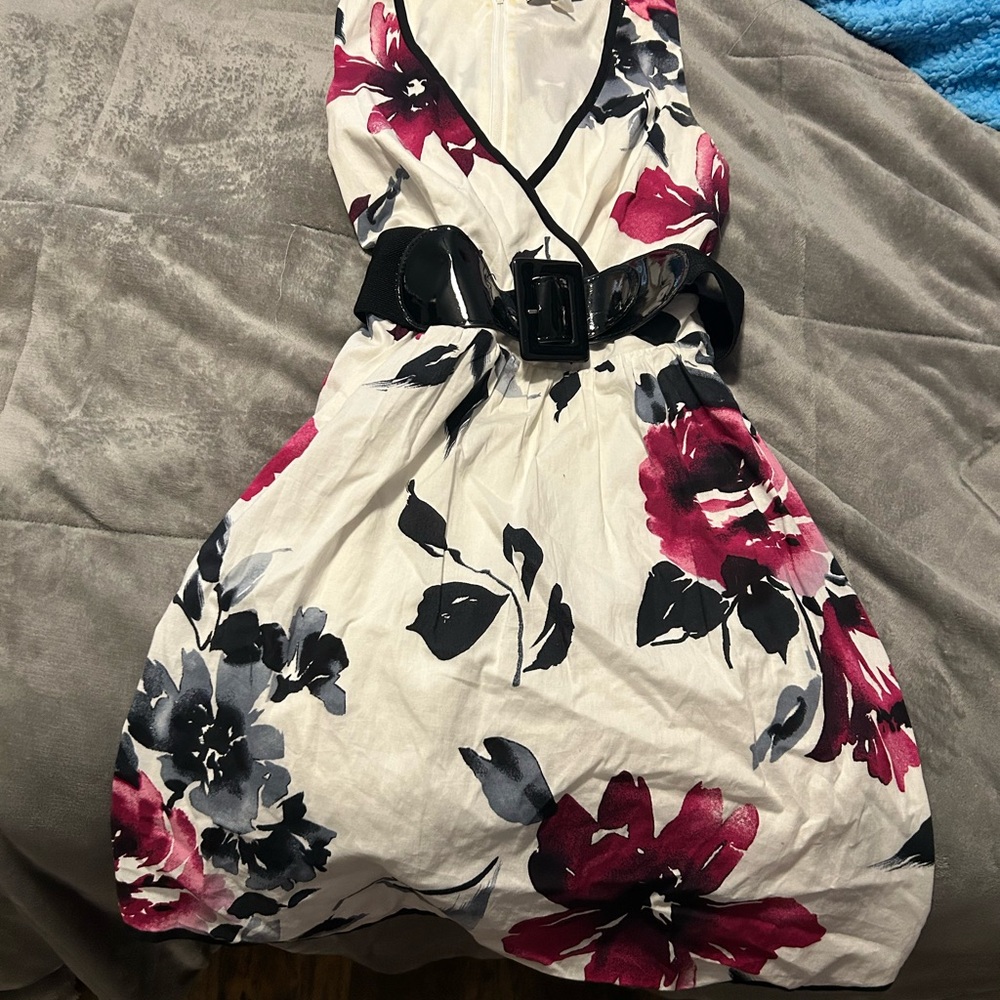 Floral Sleeveless Dress with Belt